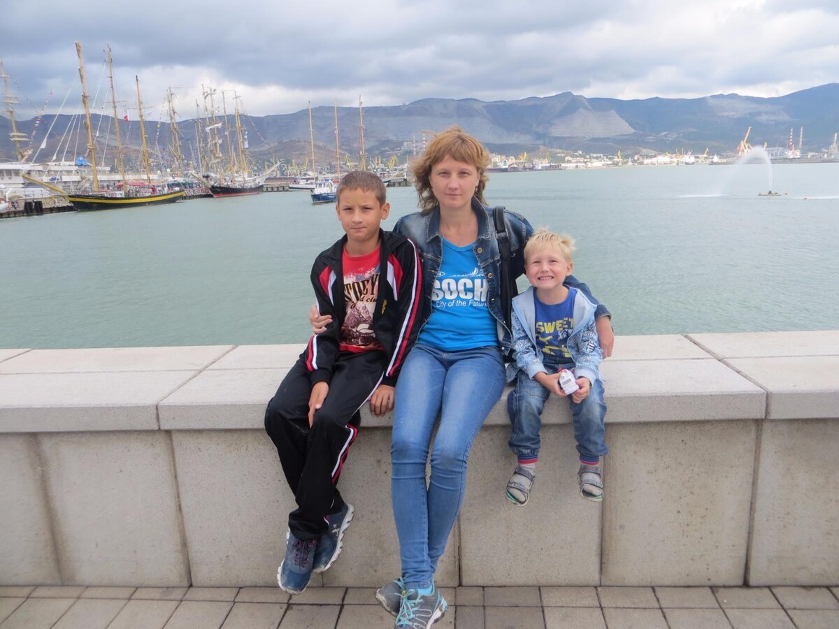 Розанна с двумя детьми живет в Новороссийске.
