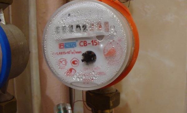 Что делать если запотел счётчик для воды?