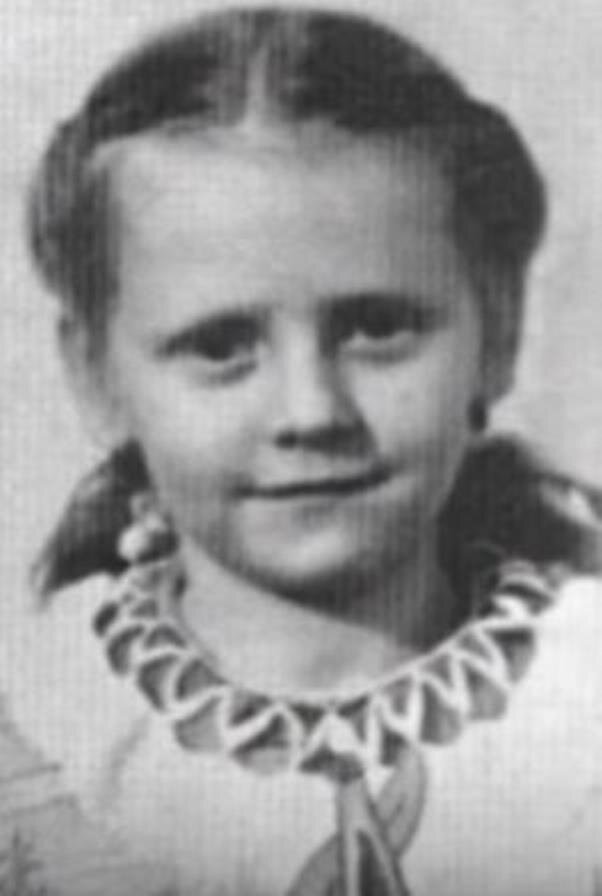 Светлана Крючкова, 1954