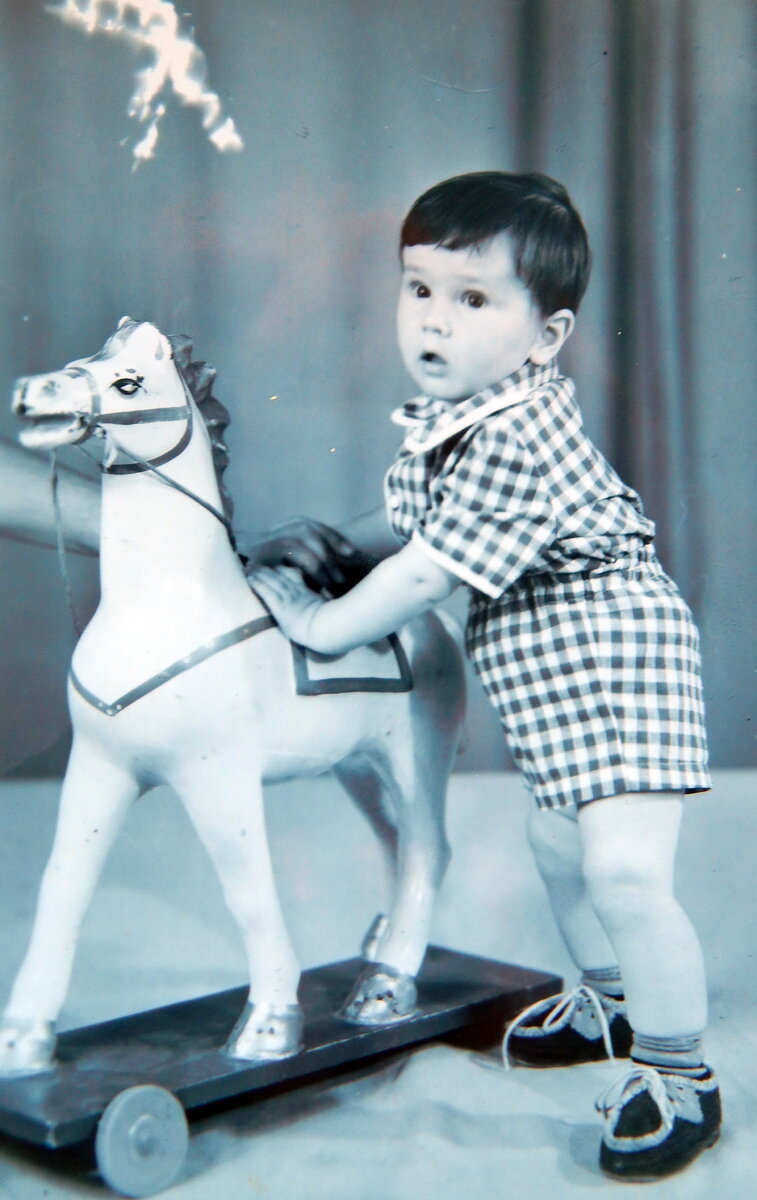 Уже 1979 год все Киев