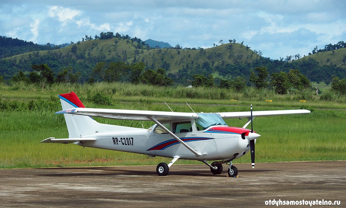 Самолет в аэропорту Бусуанга, Филиппины