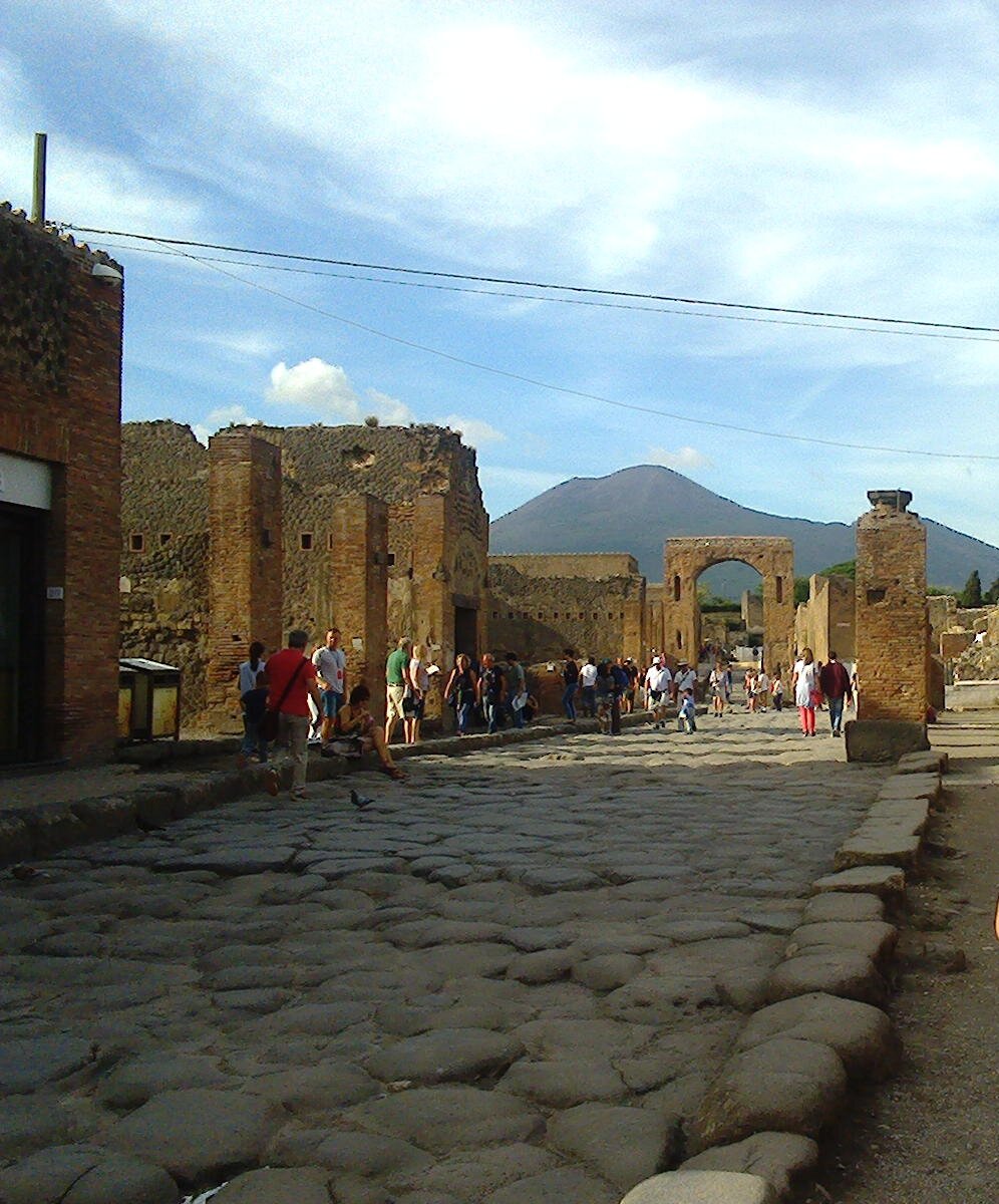 На улице города. Помпеи.Фото автора.