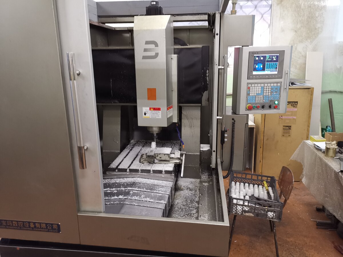 Вертикально-фрезерные станки для изготовления пресс-форм для пневмоформовочных линий