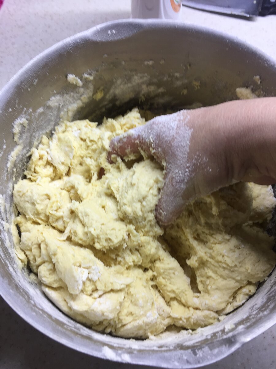 (Замес теста / фото автора)