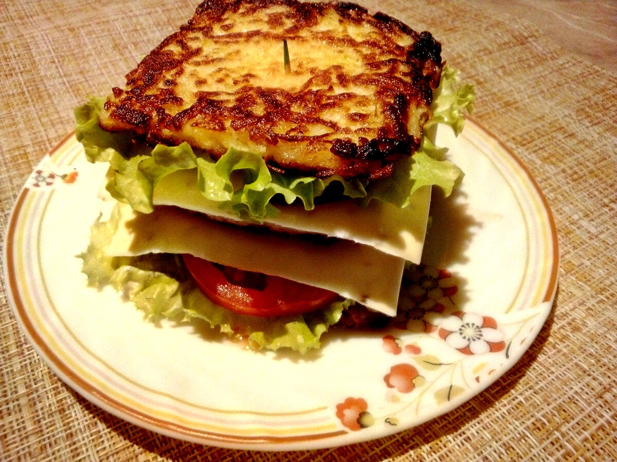 Как приготовить белорусский бургер дома, очень сытный и вкусный.