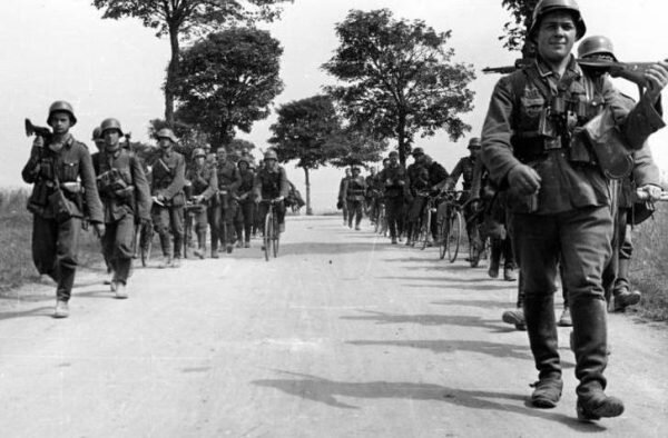 План Манштейна дал немцам мгновенную победу над Францией в 1940 году.  Бундесархив CC-BY-SA 3.0