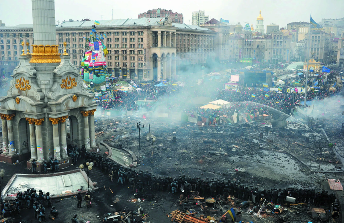 1tv ru майдан. Киев площадь независимости Евромайдан. Майдан Украина 2014 площадь. Майдан Незалежности Киев 2014. Майдан 2014 площадь независимости.