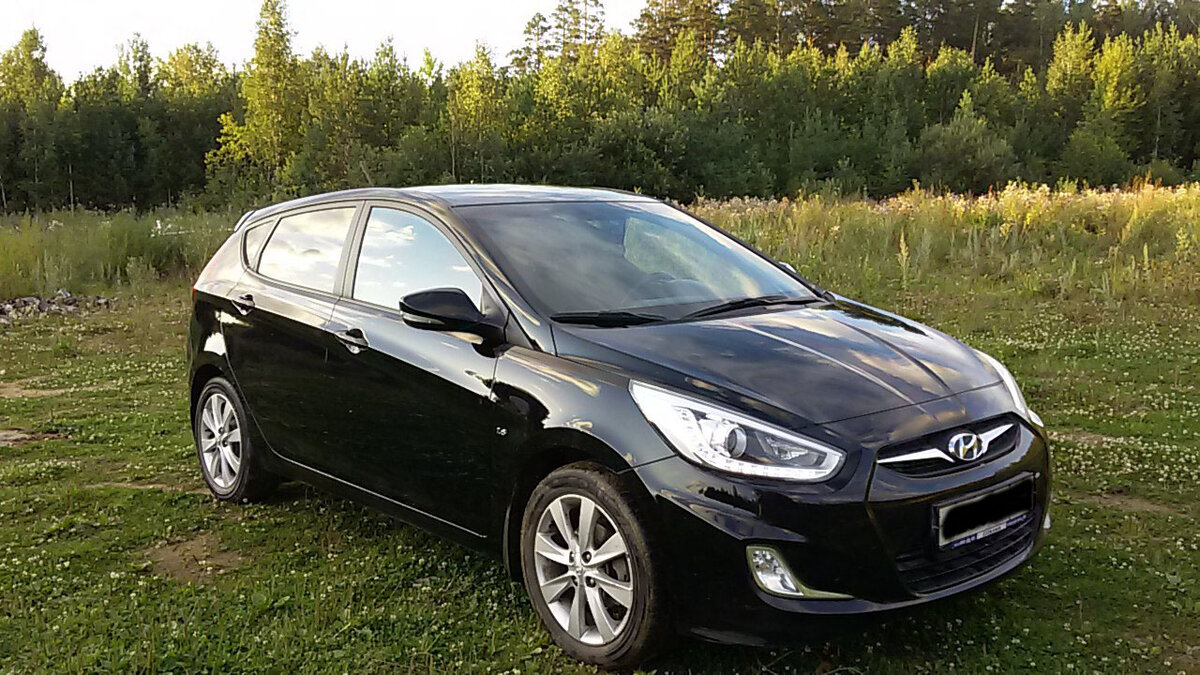 Хёндай солярис в максимальной комплектации на МКПП. Год покупки 2014.