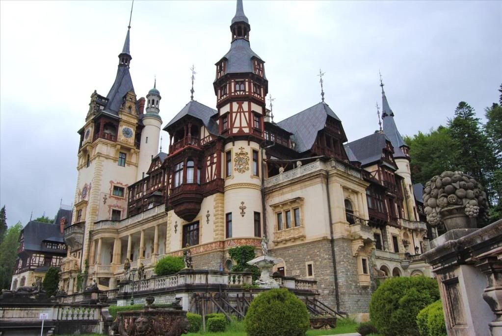 Замок пелеш - карпаты - синая, румыния. Молдова, буковина. Замок пелеш. Оксия москва. Памятник интернету.