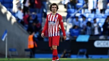 Фото: atleticodemadrid.comКак утверждает iusport, национальная федерация Испании подобным образом отреагировала на прошение мадридского «Атлетико». Теперь испанской федерации предстоит разобраться, действительно ли каталонцы достигли договоренности с игроком о переходе еще до того, как у него действовала клаусула в размере 200 млн евро, а не тогда, когда она уменьшилась до 120 млн евро.
