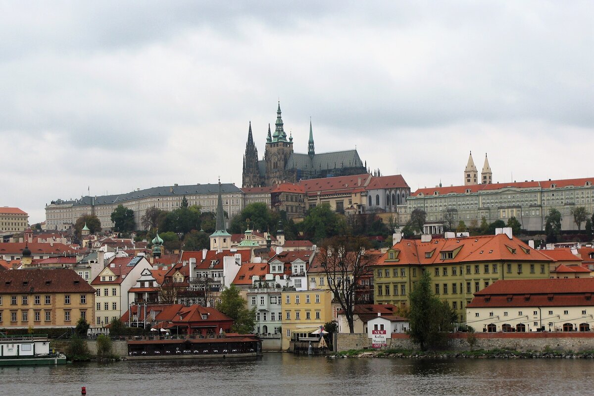 Вид на Пражский кремль