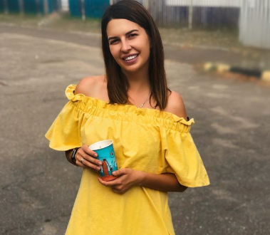 Майя в инстаграме хвастается тем, что сняла волосы, которые наращивала перед свадьбой/фото из инстаграма Майи Донцовой