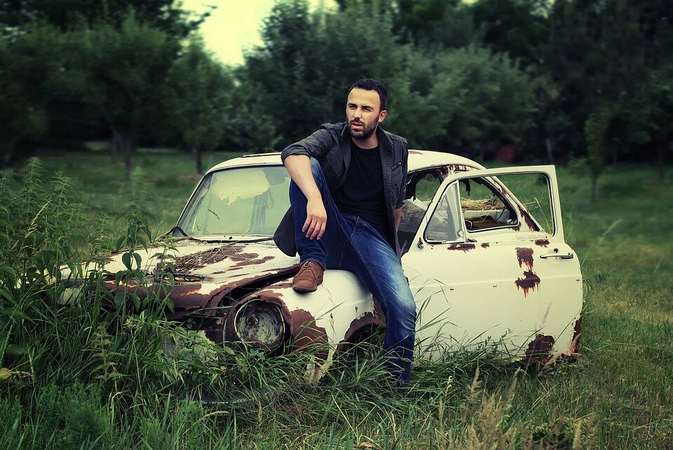 https://pixabay.com/photos/man-portrait-adult-sitting-relaxed-815795/