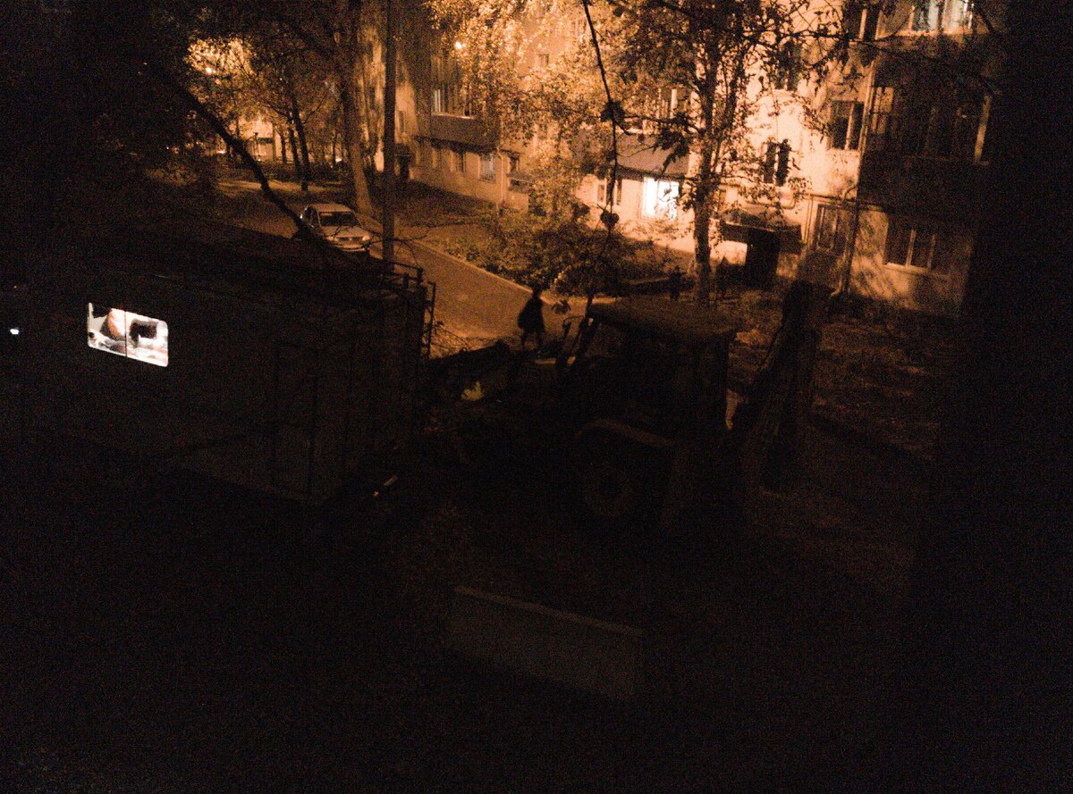 В этот раз работали, практически до трёх часов ночи, особенно приятно, когда  часа в два ночи, твой дом потряхивает, как от лёгкого землетрясения