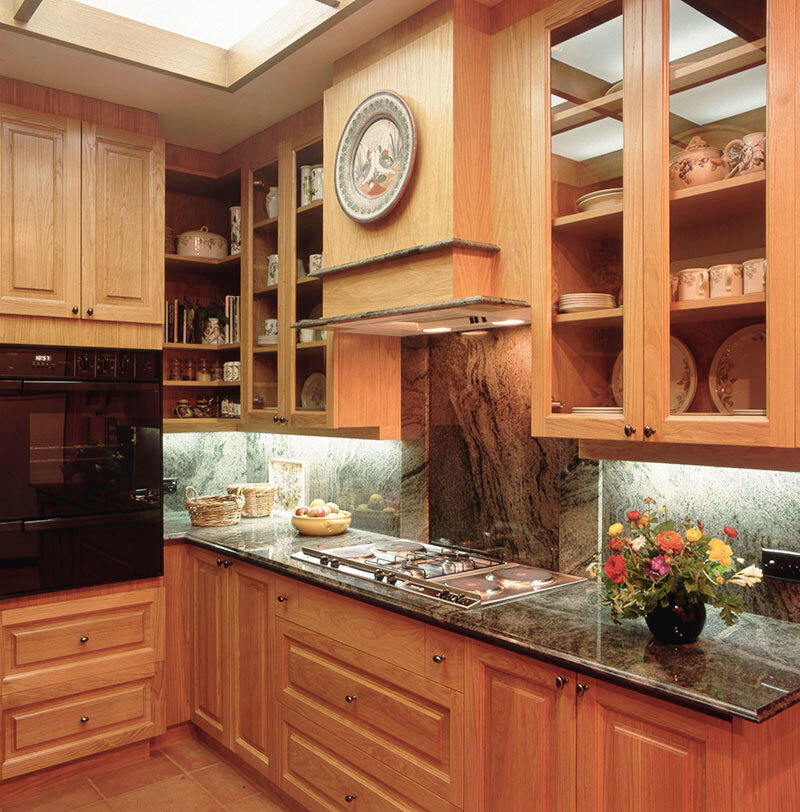 Освещение в интерьере современной кухни.