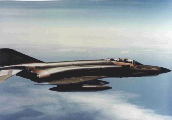 "Moon Over the Pacific»