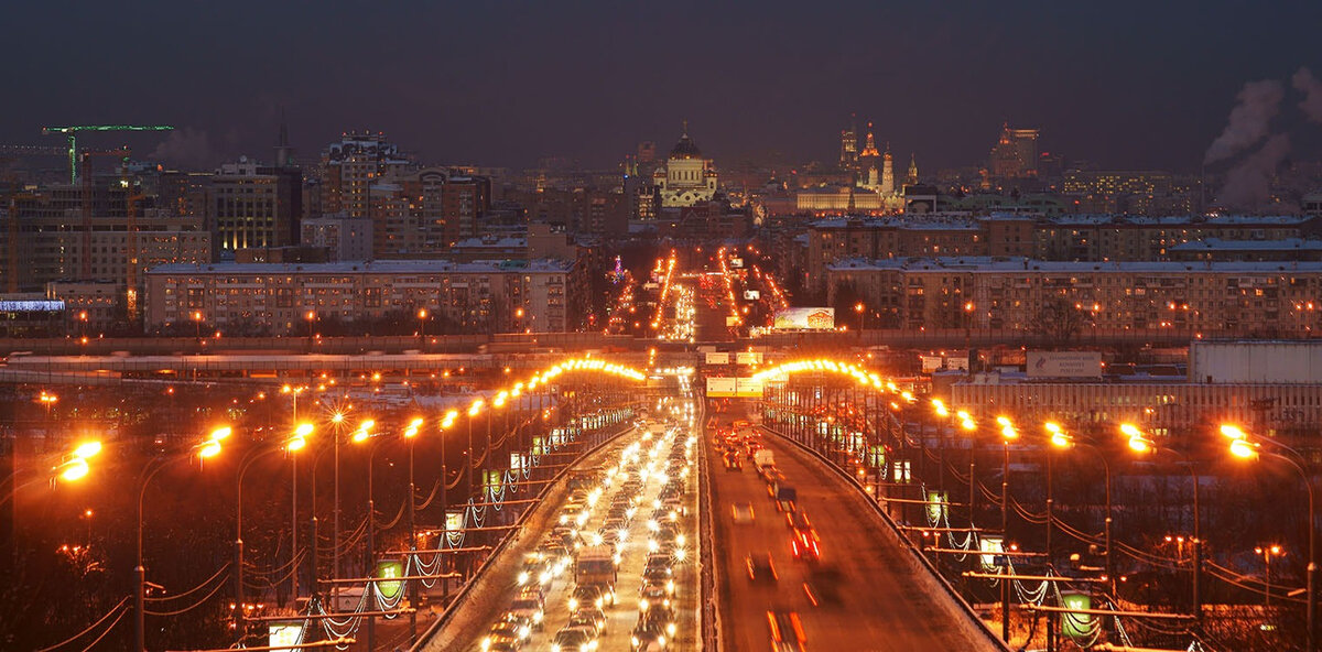 Москва комсомольский проспект. Комсомольский проспект. Комсомольский проспект Москва. Челябинск Комсомольский проспект ночь. Ночной Ленинский проспект.