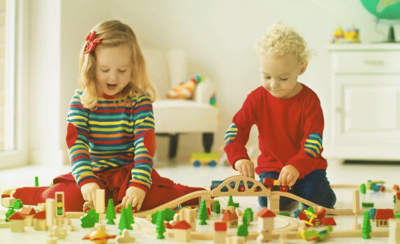 Надолго мало что может увлечь малышей