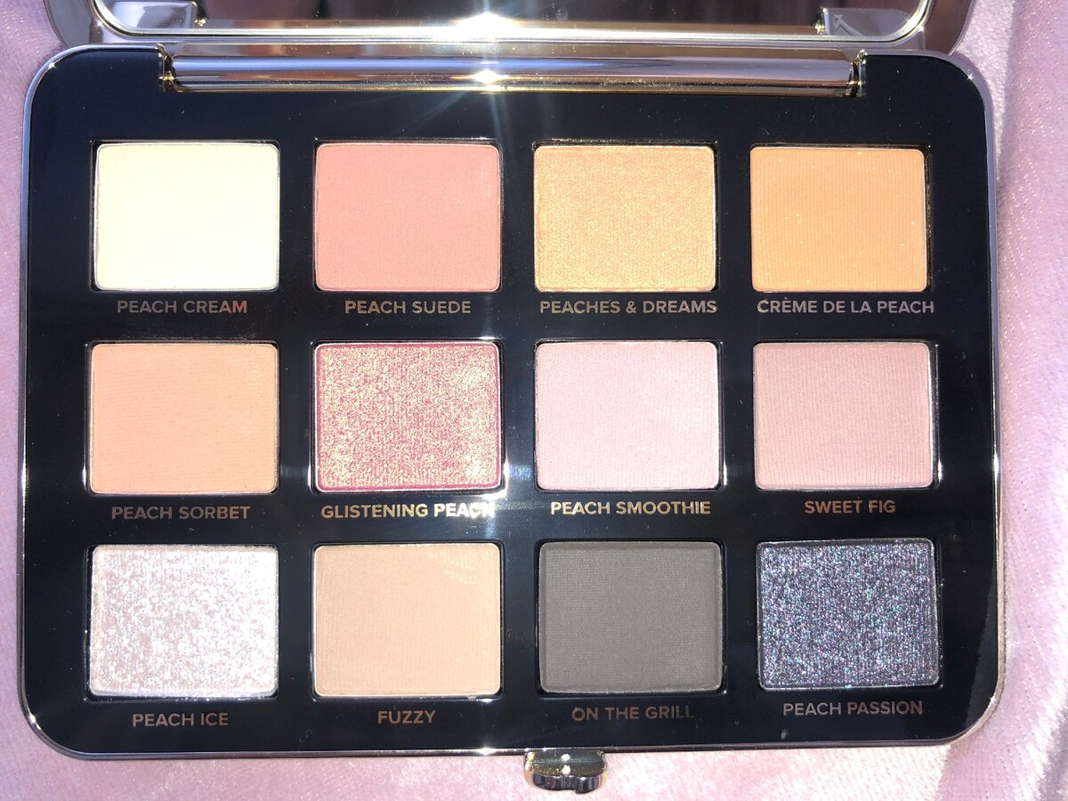 Палетка теней Too Faced  "White Peach" со вспышкой.