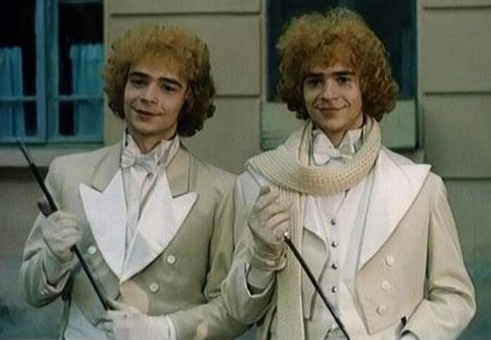 Владимир и Юрий Торсуевы в фильме "Незнайка с нашего двора". Кадр из фильма.