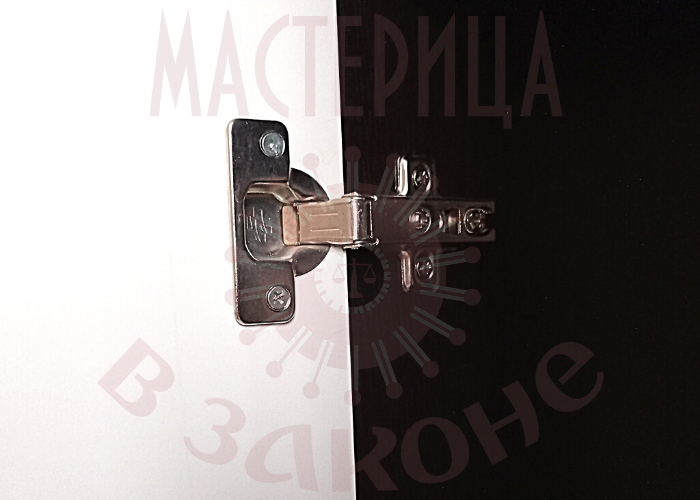 Судзуме запирает двери. Сцдзума закрывающая бвери. Запертая дверь. Запертая дверь. Открытая дверь.