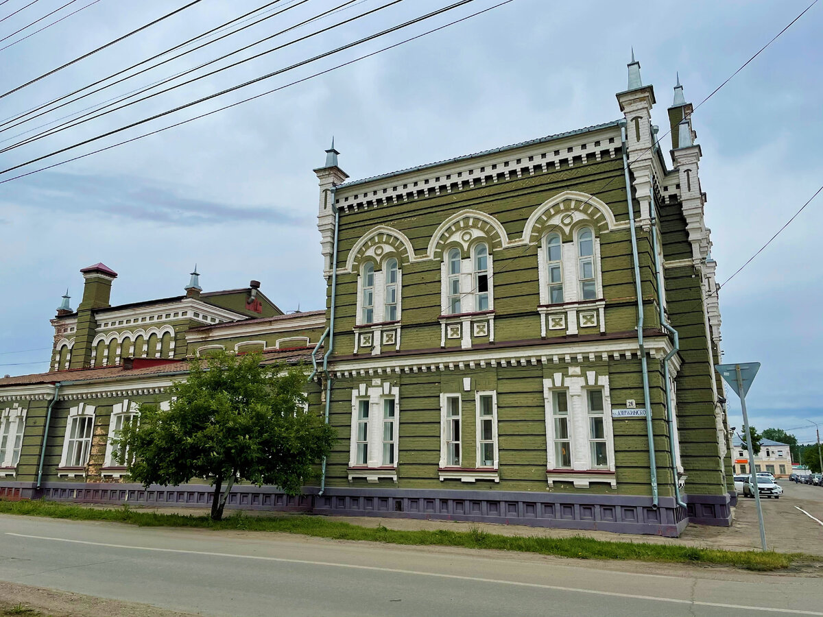 Нарядные дома малых городов России: здание драмтеатра им. А.Н. Островского  в Димитровграде | Под зонтиком | Дзен