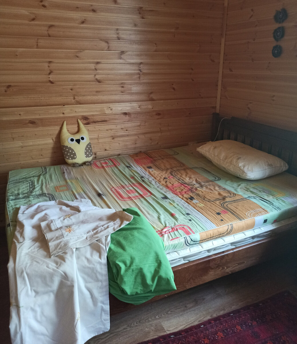 Бельё стирается, кровати волшебным образом заправляются! Фото автора.