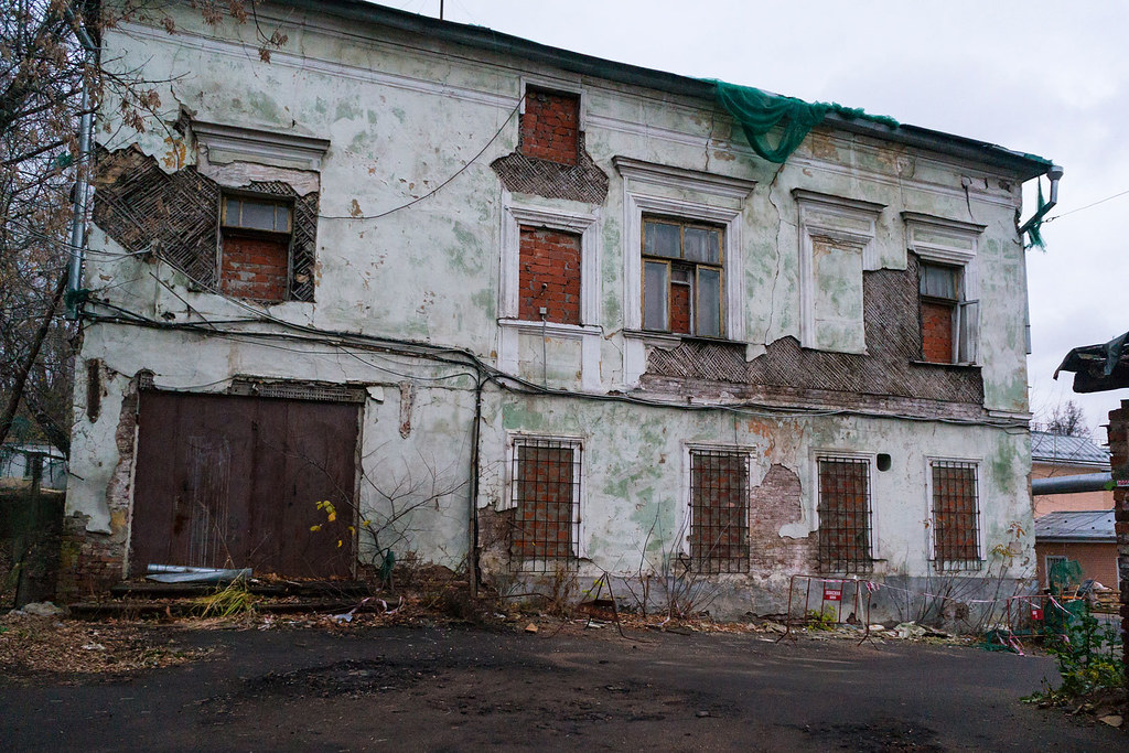 Это не фото школы, но оно близко к пониманию (хотя - чуть более запущено)