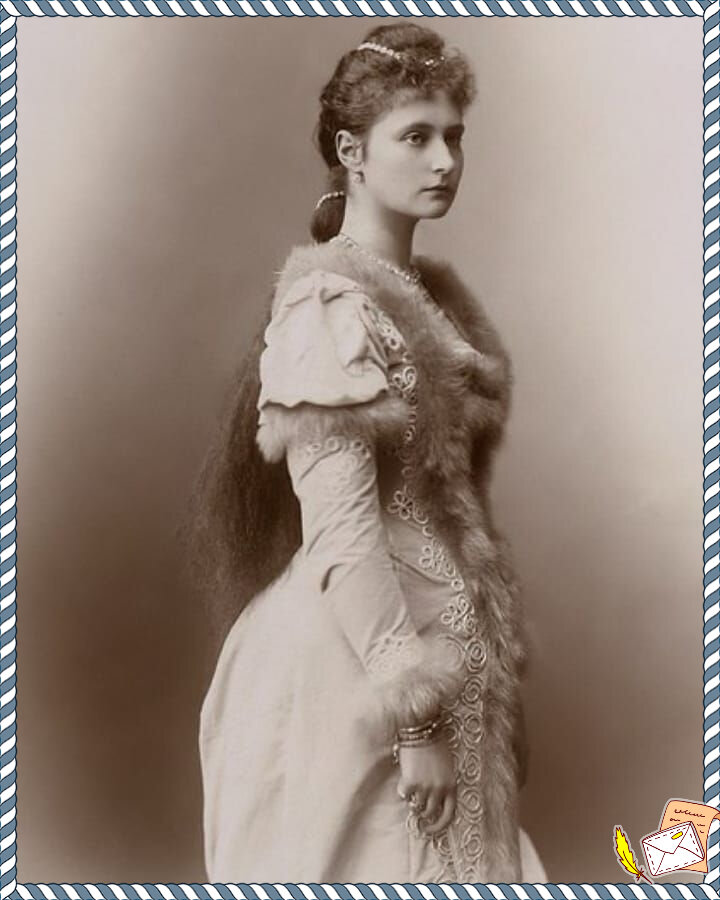 Императрица Александра Романова в первые годы замужества 1891 год.