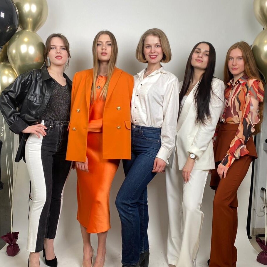 С нашими моделями на показе в начале своей карьеры