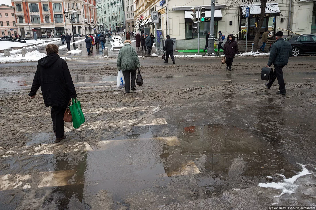 Грязи москва. Россия улицы грязь. Грязная Москва. Москва грязь. Грязные улицы Москвы.