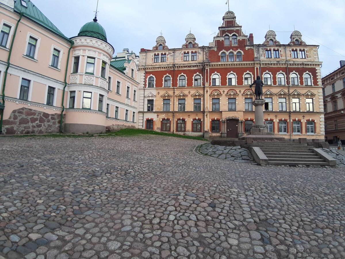   Ратушная площадь