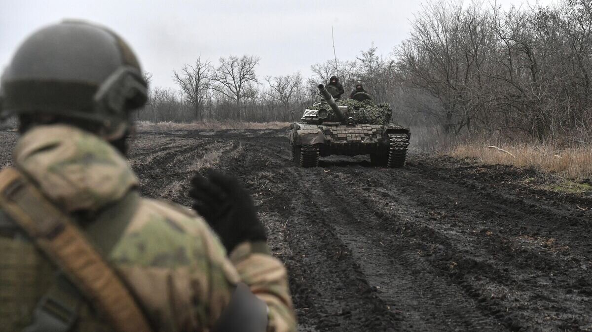    Боевая работа танка Т-72 в южном секторе в ходе специальной военной операции© РИА Новости