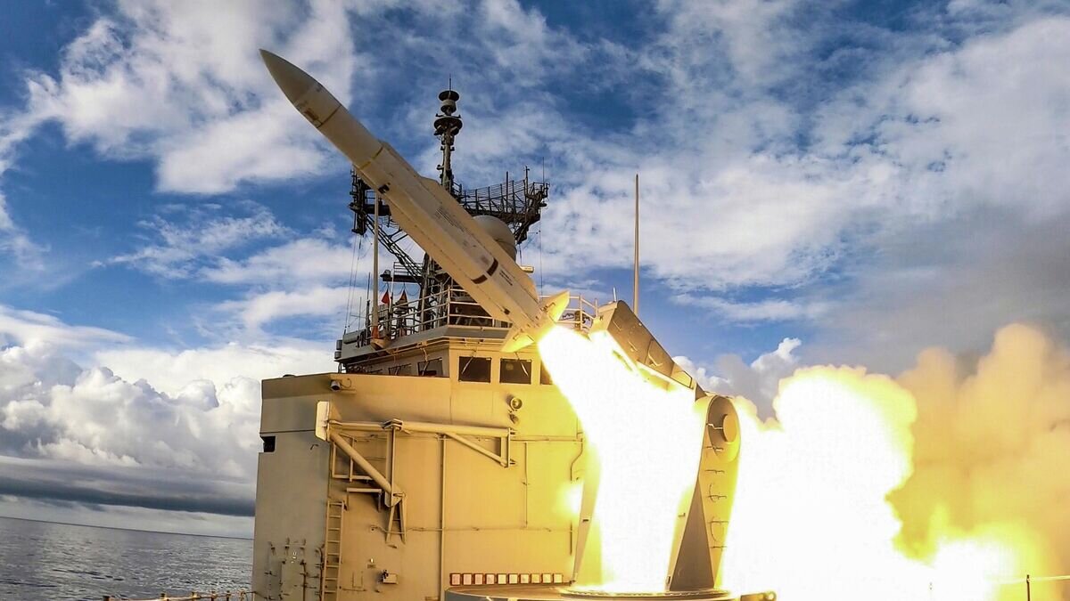    Запуск американской зенитной ракеты Standard во время учений ВС Тайваня © AP Photo / Taiwan Ministry of National Defense
