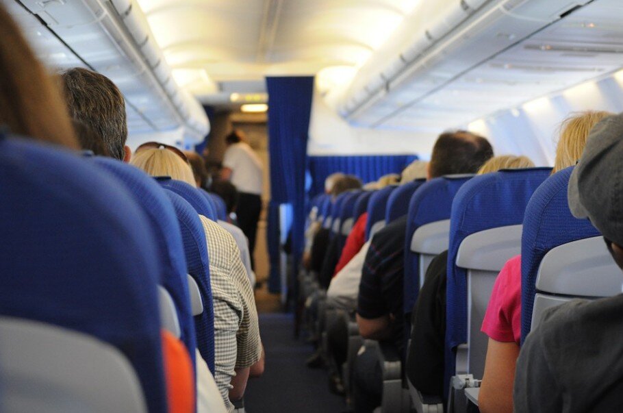 Что делать для того, чтобы не бояться летать на самолетах: советы стюардесс Сургута