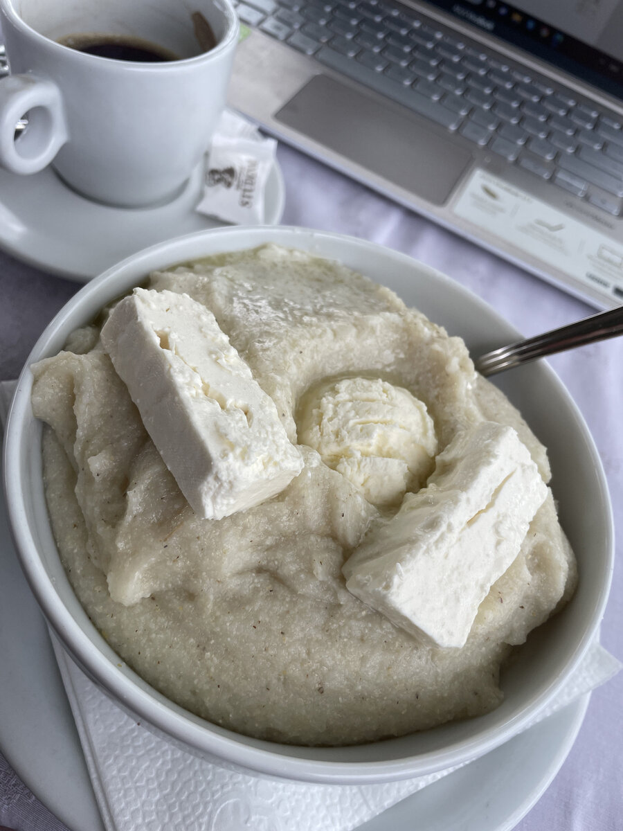 Так должна выглядеть мамалыга по мнению сербов.