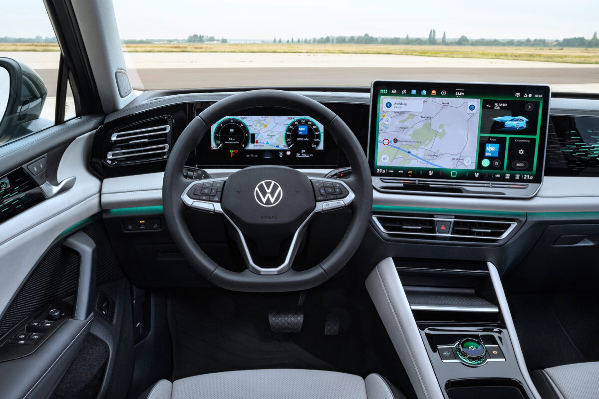 Интерьер салона Volkswagen Tiguan . Фото салона Volkswagen Tiguan