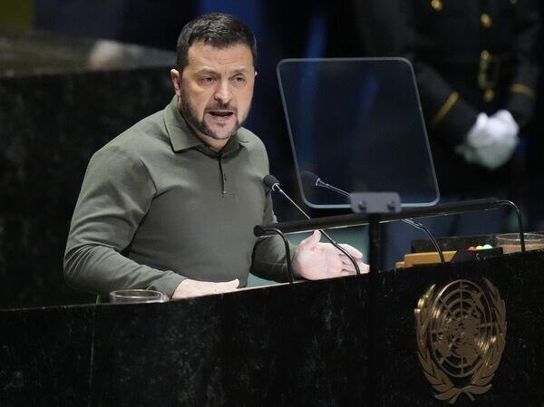    © AP Photo / Mary Altaffer