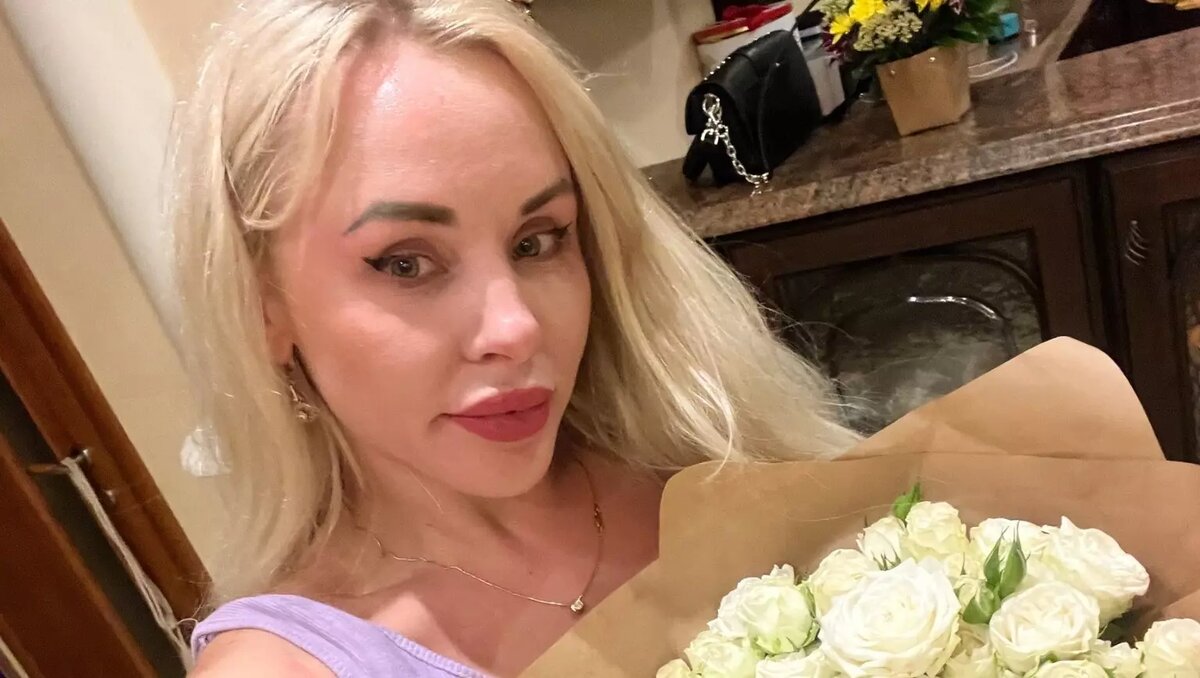     Тюменская порнозвезда Любовь Бушуева (Лора Тейлор) сообщила о том, что ищет себе домработницу, которая будет заниматься уборкой в ее доме.