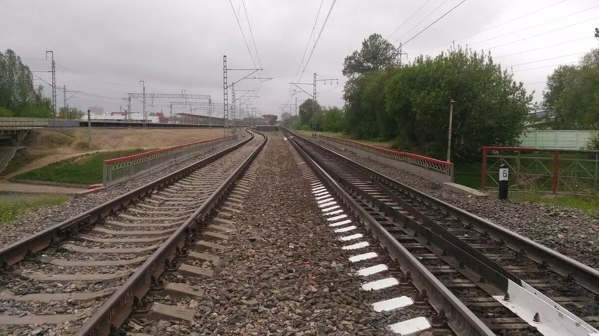     Из Казани теперь можно будет добраться до Ульяновска и Бурундуков значительно быстрее из-за улучшения железнодорожной инфраструктуры. Об этом сообщили в пресс-службе городской администрации.