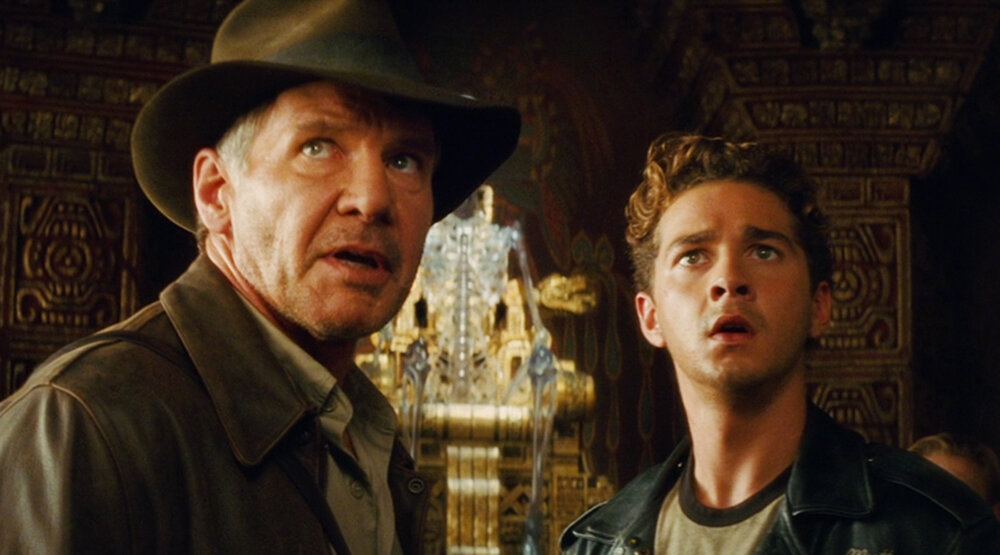 Стивен Спилберг, режиссер культовой франшизы о приключениях Индианы Джонса, выступил с необычным заявлением. Он предложил сделать главного героя женщиной, видимо, в угоду тренду феминизма. Режиссер считает, что знаменитому герою пора обновиться.