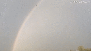 В Британии во время грозы с неба упал загадочный объект