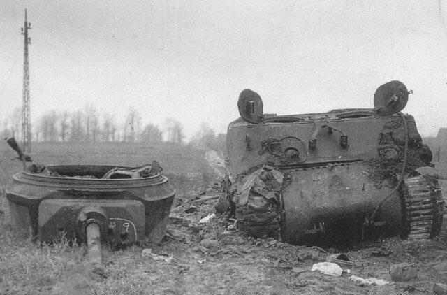 Уничтоженный M4A3E2. Судя по всему, имела место детонация боекомплекта