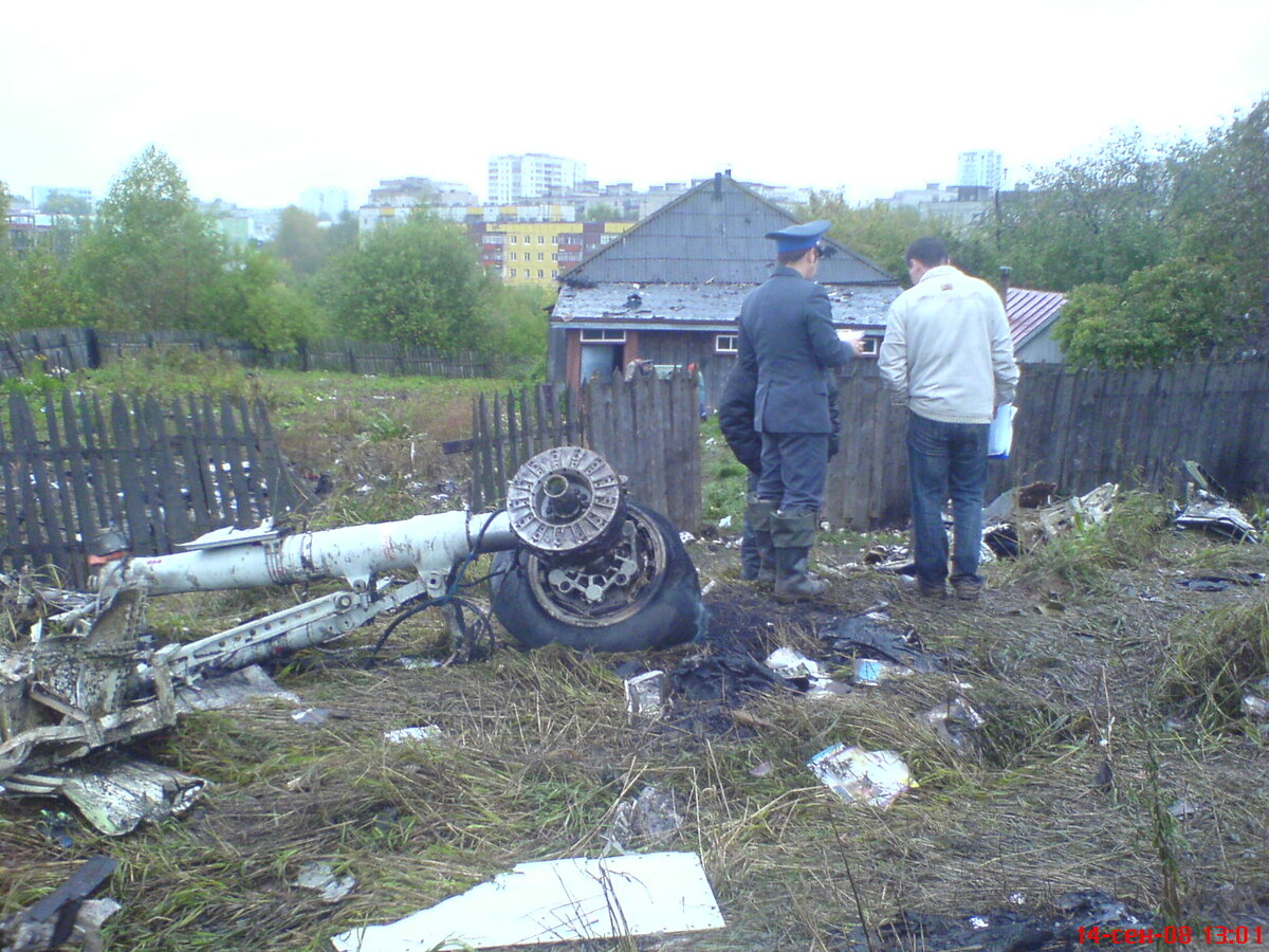 Живу и помню. Воспоминания не успевших на роковой рейс Москва — Пермь в  2008 году и тех, кто был на месте трагедии первыми | Звезда — Пермская  краевая газета | Дзен