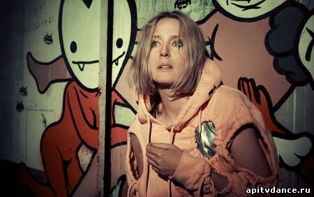 Диско-дива Ройшен Мерфи (Roisin Murphy) представила клип на песню Jacuzzi Rollercoaster, которая вышла на виниле в сентябре этого года. 