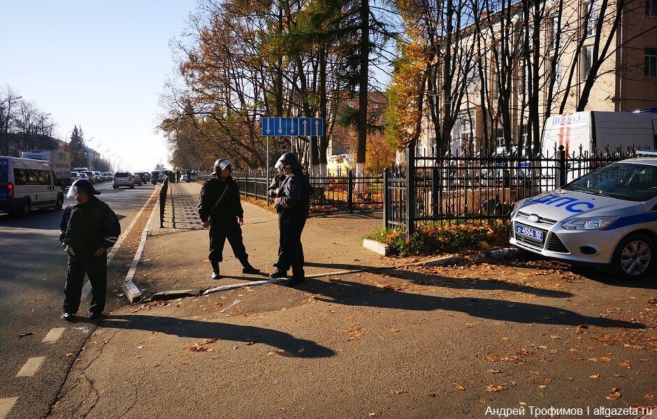 Оперативные службы у здания филиала ВГИК в Сергиевом Посаде I Андрей Трофимов