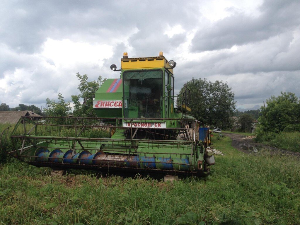 Сколько весит енисей 1200 с жаткой комбайн старого образца