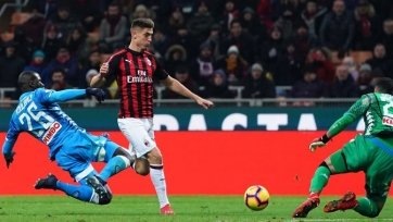 Фото: AC MilanПоединок двух претендентов на попадание в зону Лиги Чемпионов, один из которых являлся прямым конкурентом туринского «Ювентуса» в борьбе за чемпионский титул, проходил на стадионе «Сан Сиро» в вечерней части субботней программы двадцать первого тура итальянской Серии А. Разумеется, в последнем, из названных выше, контексте, речь идет о неаполитанском «Наполи». Соперником «партенопеи» в отчетный вечер, с учетом места проведения дуэли, стал «Милан» под руководством Дженнаро Гаттузо. 
