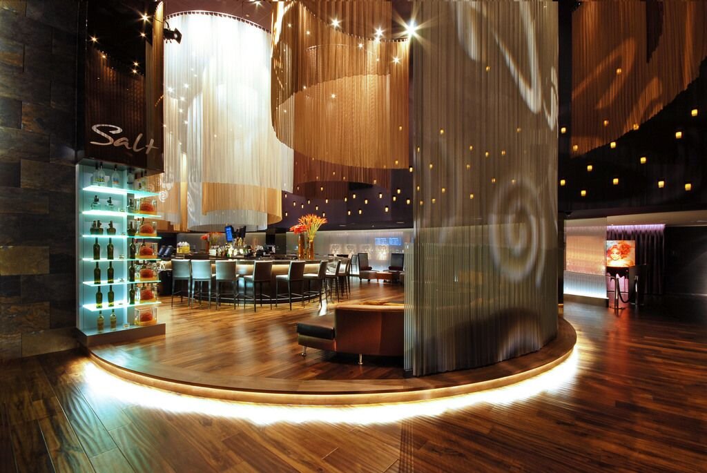 Часто защитные изделия используются в ресторанах и офисных зданиях