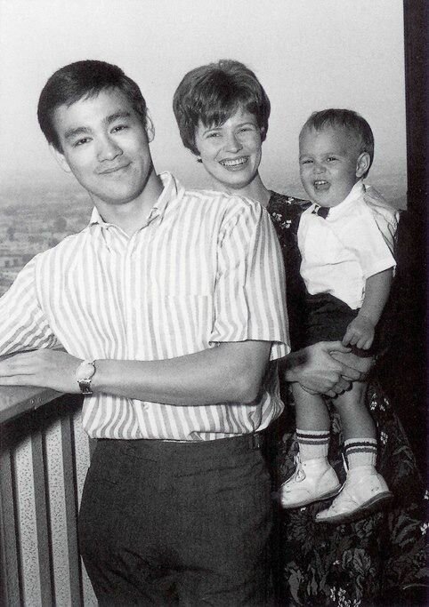 Брюс, Линда и Брэндон Ли